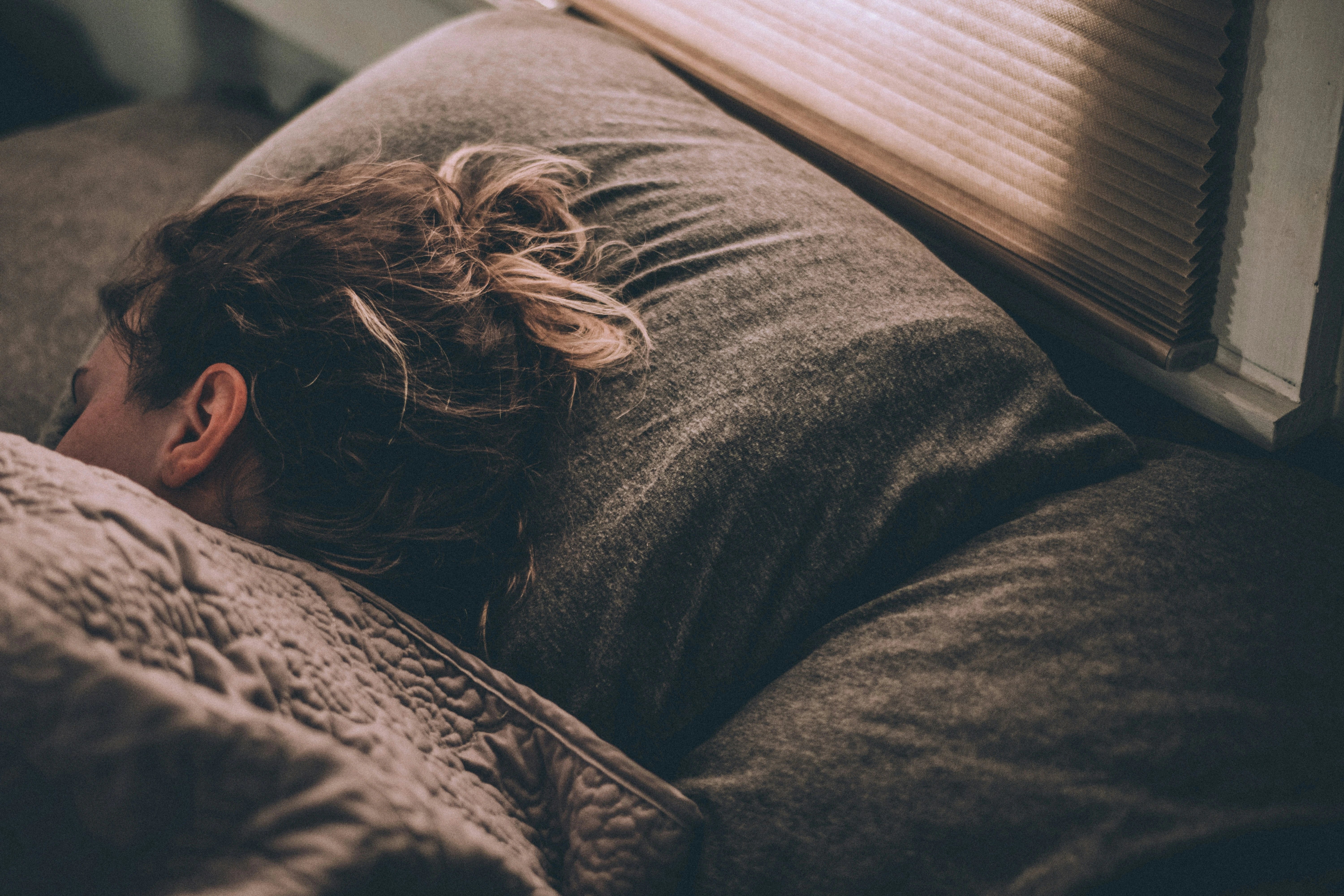 7 Easy Ways to Sleep Better Tonight