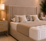 Chelsea Wing Ottoman Divan Bed met staand hoofdeinde