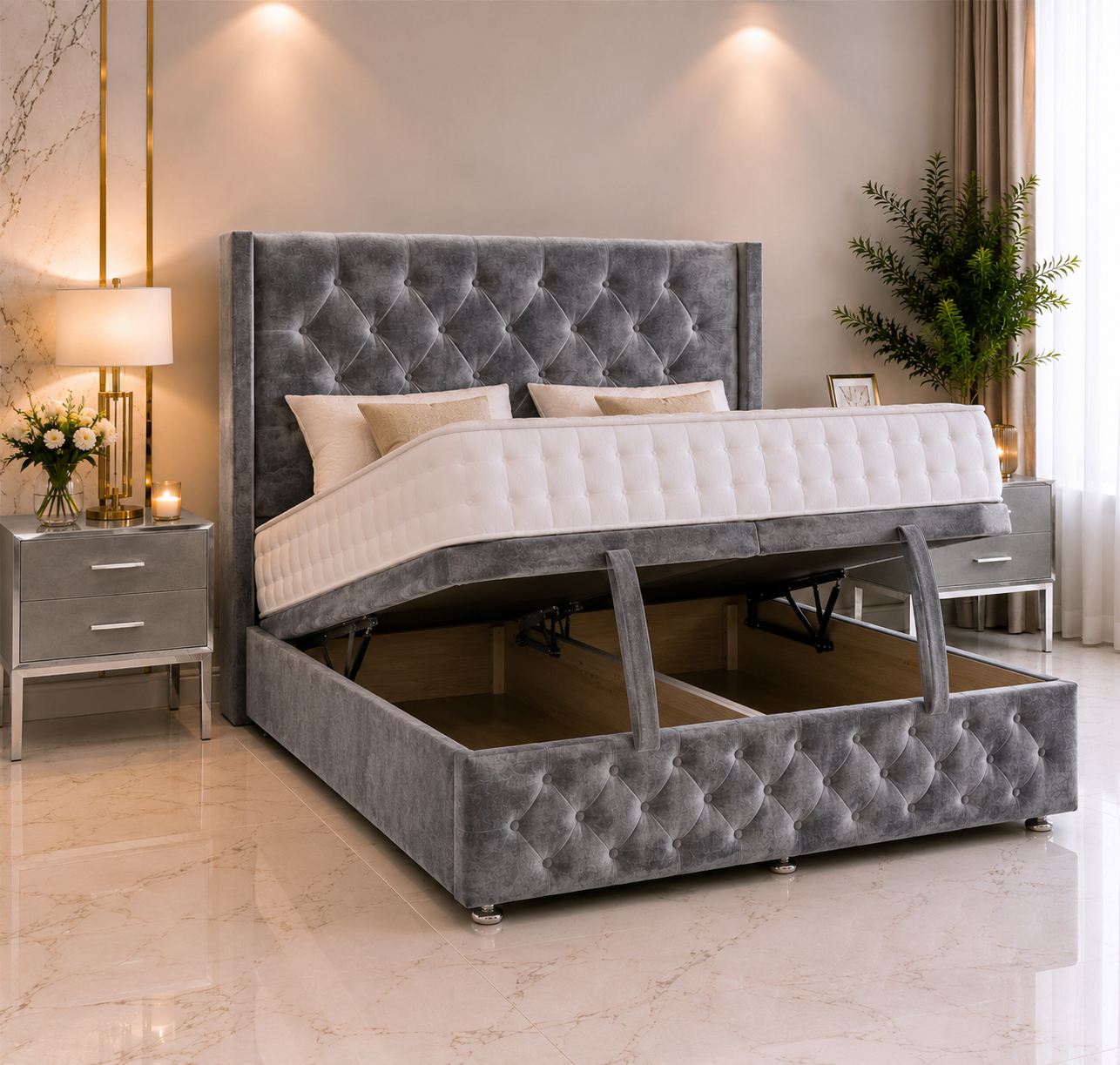 Lit ottoman à oreilles Chesterfield June avec pied de lit et tête de lit sur pied
