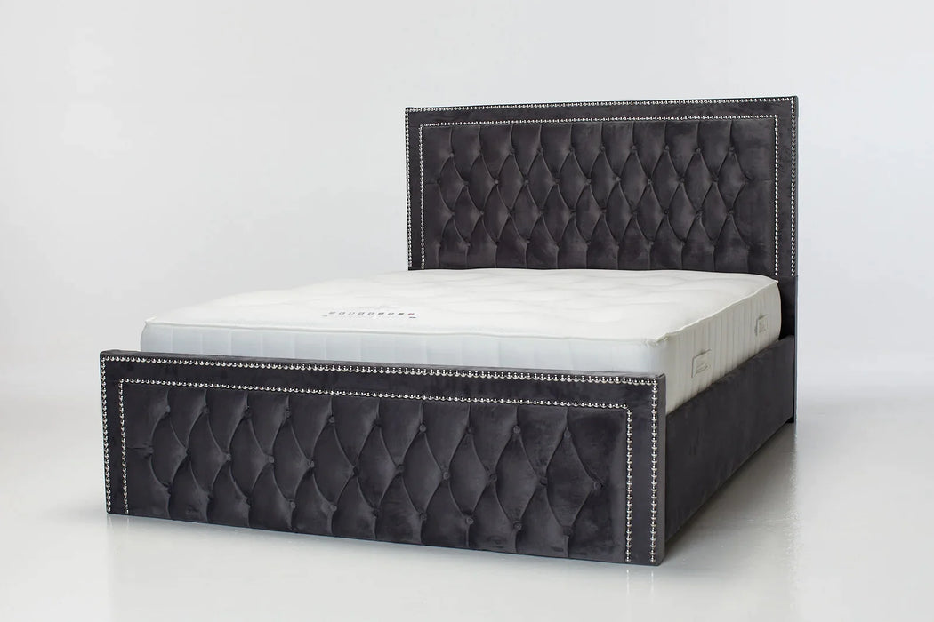 Larissa Slee Bed
